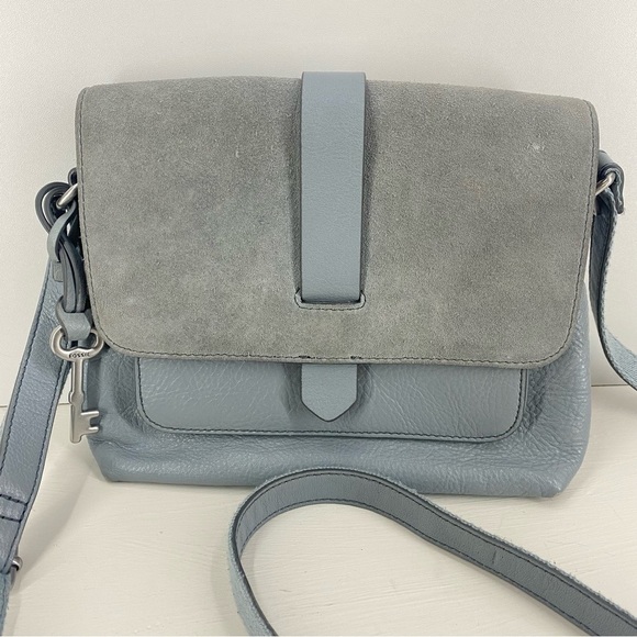 Vintage *FOSSIL* Kinley Crossbody | Light Blue Leather | Adjustable Strap | GUC - Picture 2 of 14